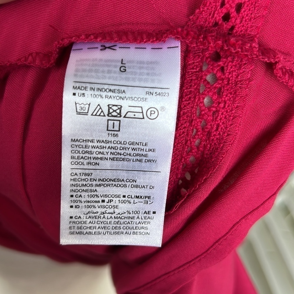 Old Navy Cold Shoulder Top - Picture 4 of 4